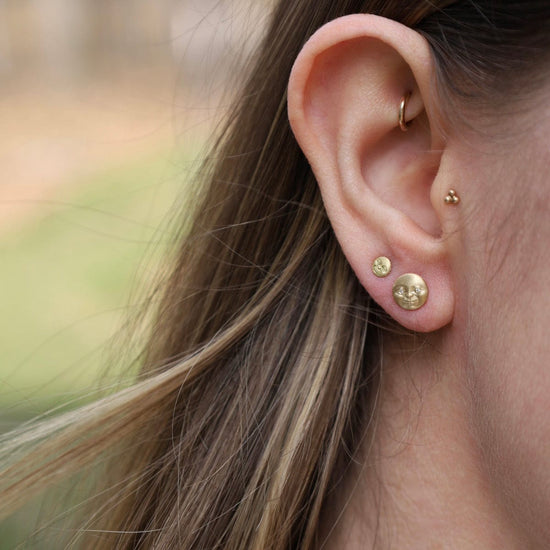 EAR-18K Moonface Stud Earrings