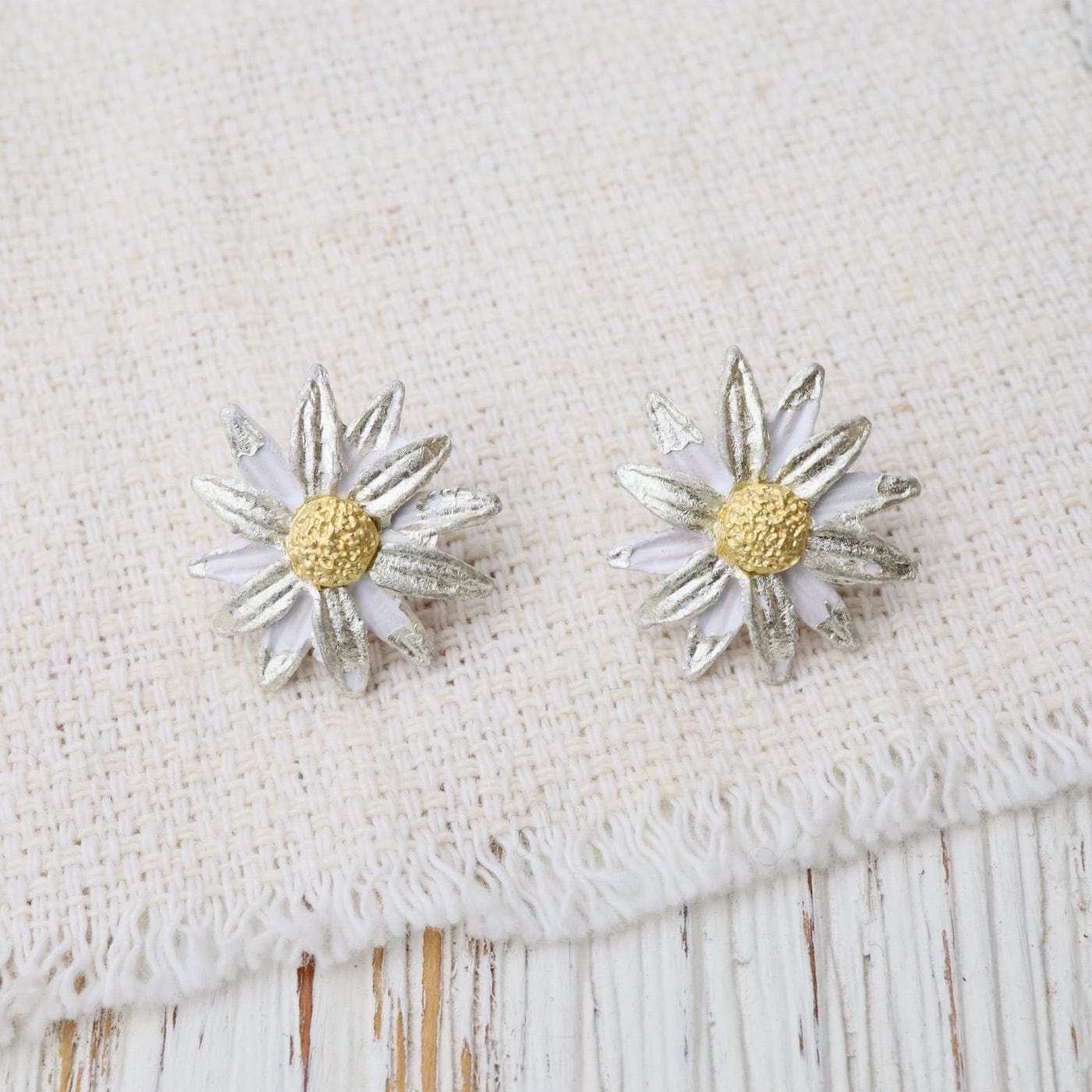 [VINTAGE HOLLYWOOD]★Mini Daisy Post Earring Mini Daisy Earrings – Jennifer Miller Jewelry