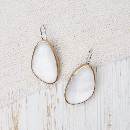 EAR-JM White Pebble Earrings