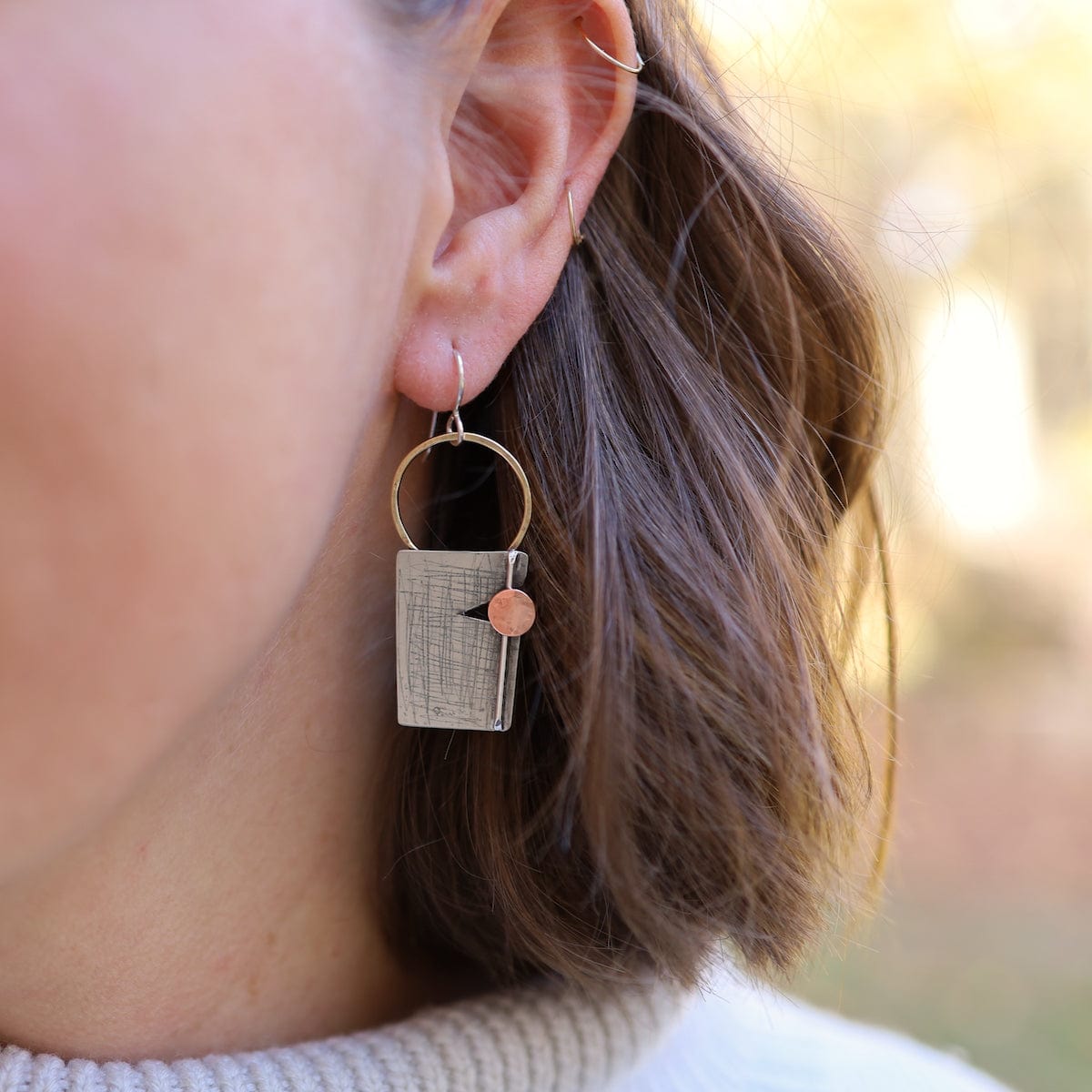 EAR Mixed Metal Rectangles With Dot Earring
