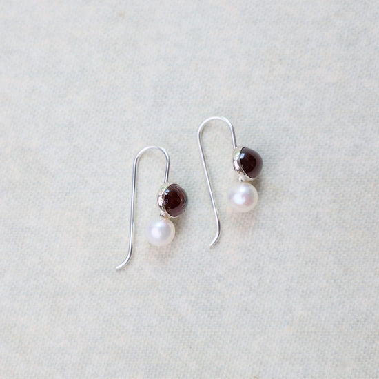 EAR Oval Garnet Cabochon Earrings with White Pearl