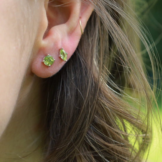 EAR Peridot Post Earring