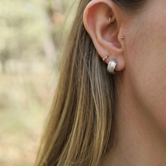 EAR Sterling Silver Small Hammered Hoop