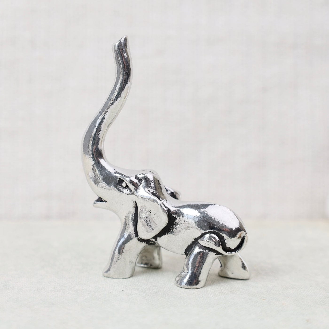 GIFT Elephant Ringholder