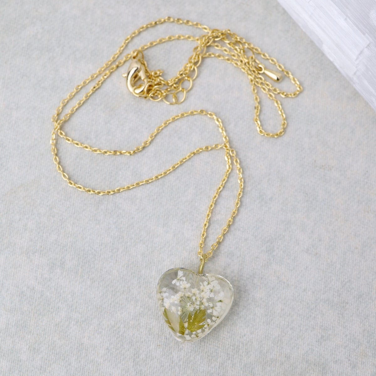 NKL-GPL Botanical Mini Heart Necklace - Hawthorn May Birthday Month