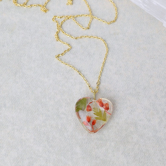 NKL-GPL Botanical Mini Heart Necklace - "Holly and the Joy" December Birthday Month