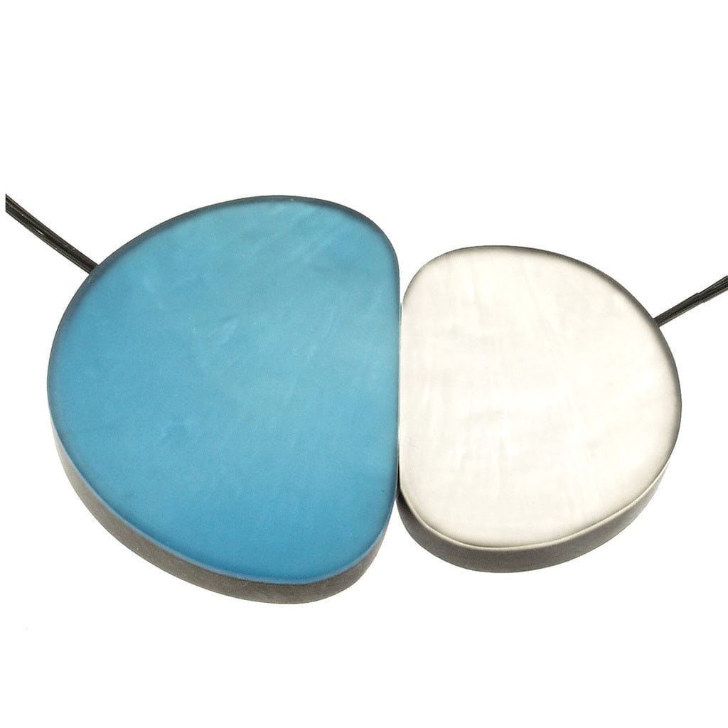 NKL-JM White and Aqua Organic Magnetic Pendant Necklace