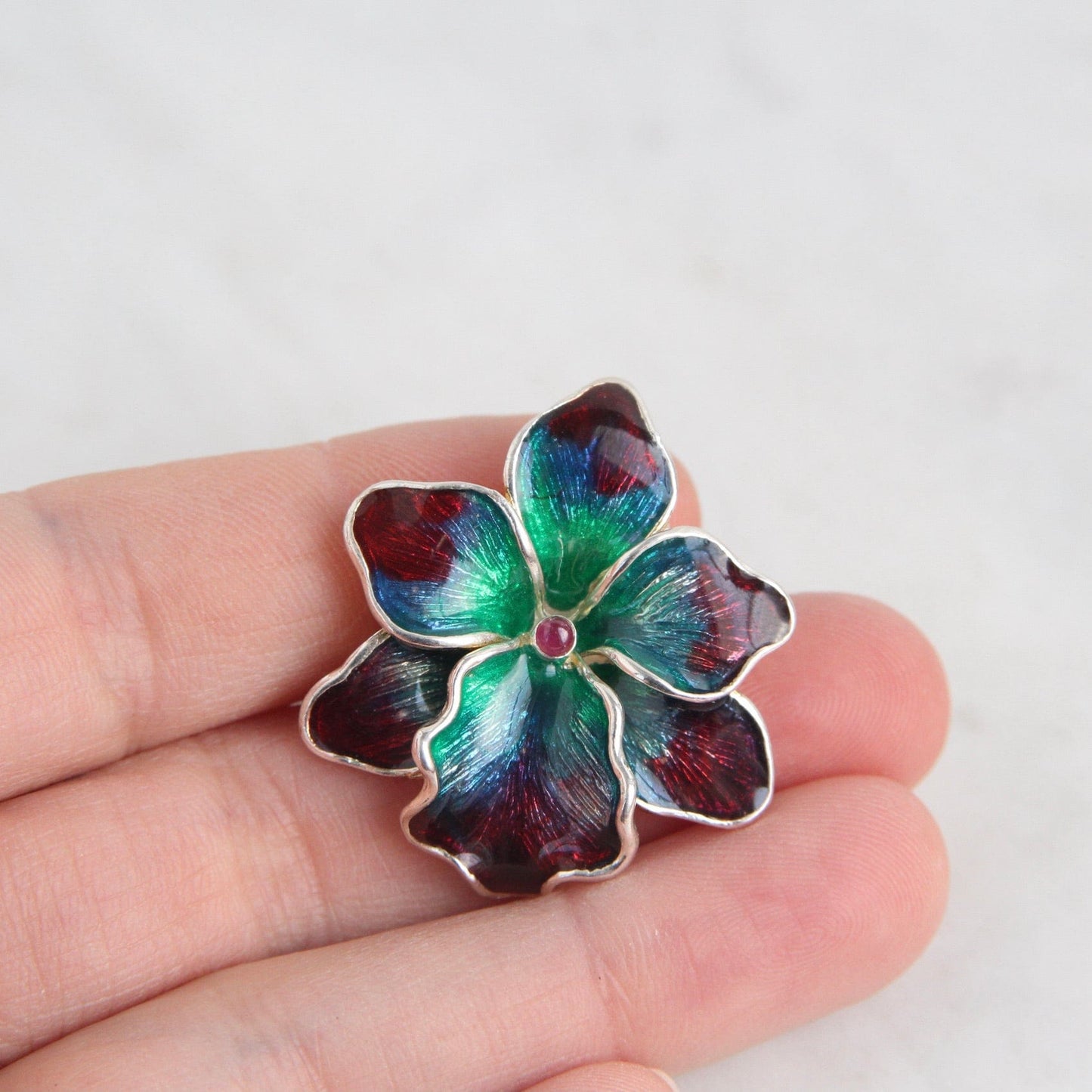 PIN Small Enameled Orchid Pin