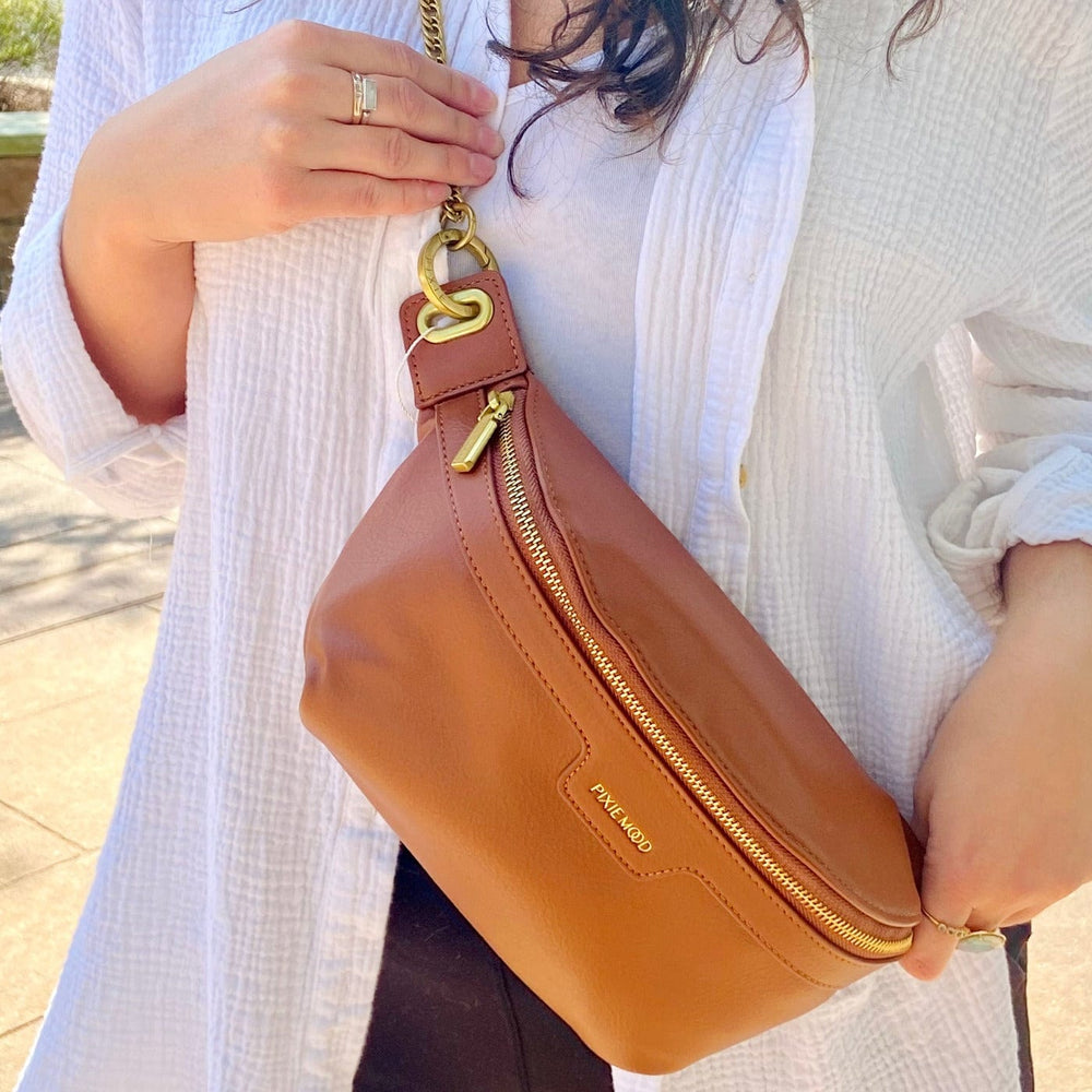 
                      
                        BAG Brooklyn Crossbody - Chestnut
                      
                    