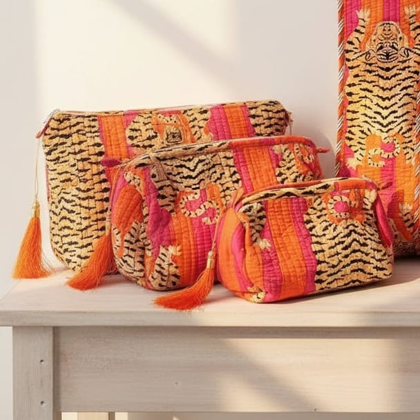 BAG Large Tiger on Tour Cosmetic Bag