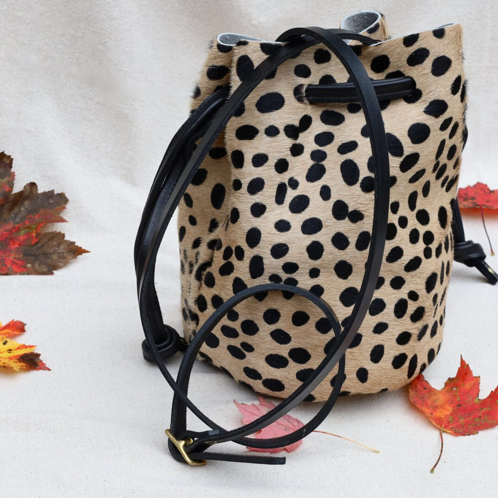 
                  
                    BAG The Ana Bucket in Cheetah with Black
                  
                