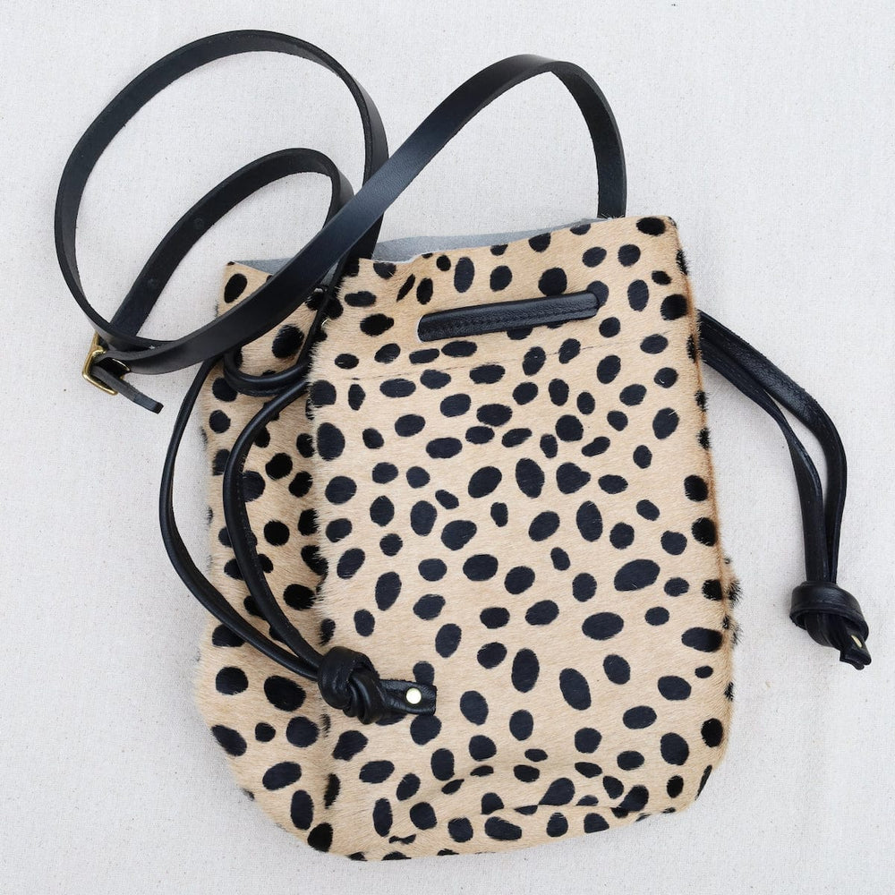 BAG The Ana Bucket in Cheetah with Black