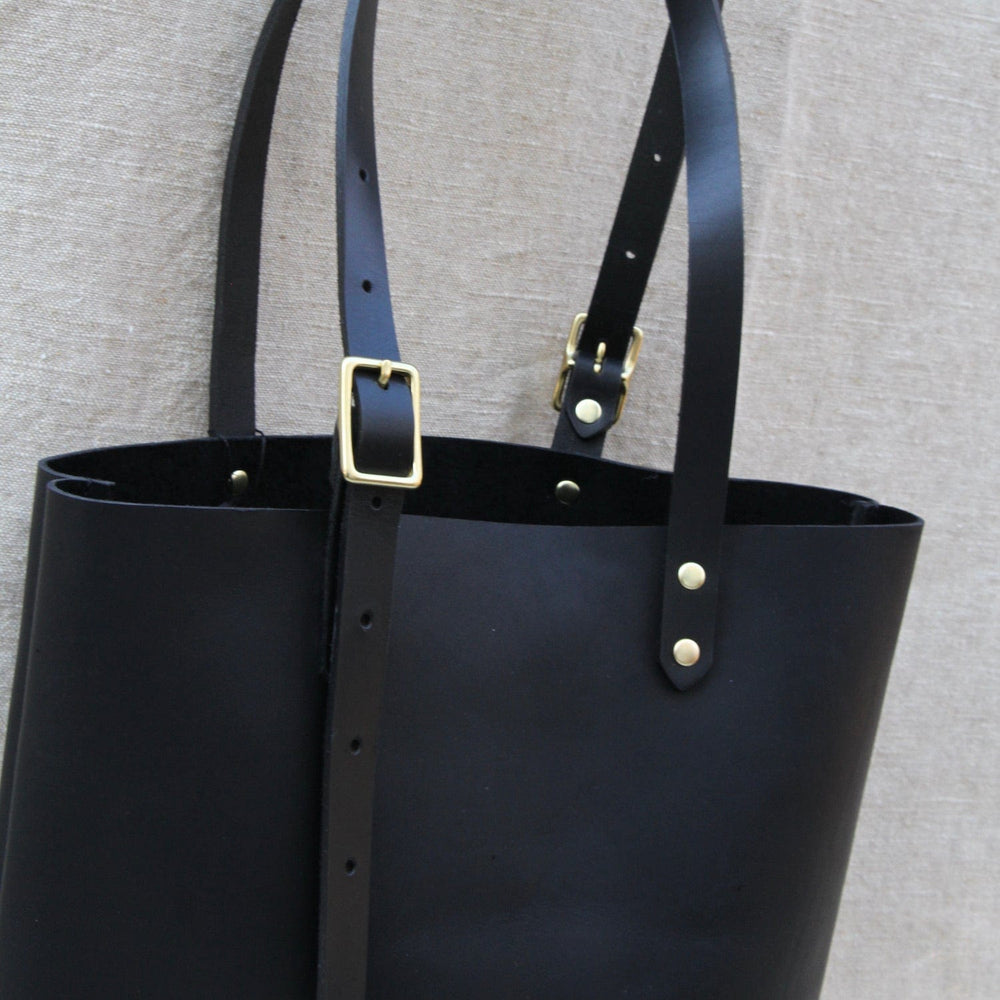 BAG The Leona Tote in Black