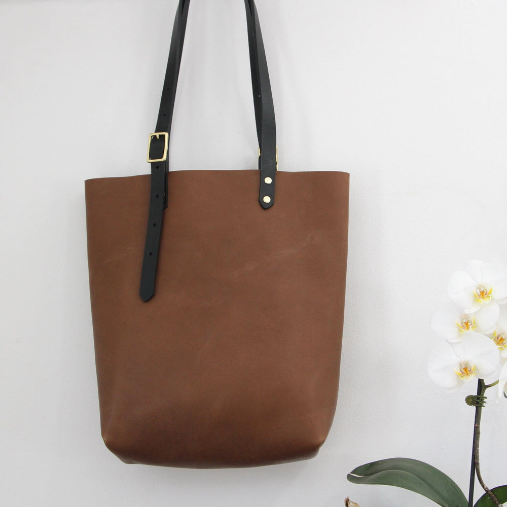 BAG The Leona Tote in Cocoa & Black