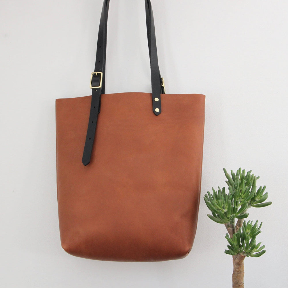 BAG The Leona Tote in Whiskey & Black