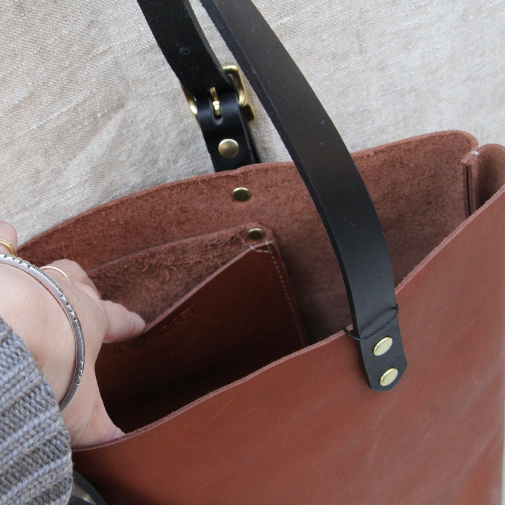 
                  
                    BAG The Leona Tote in Whiskey & Black
                  
                