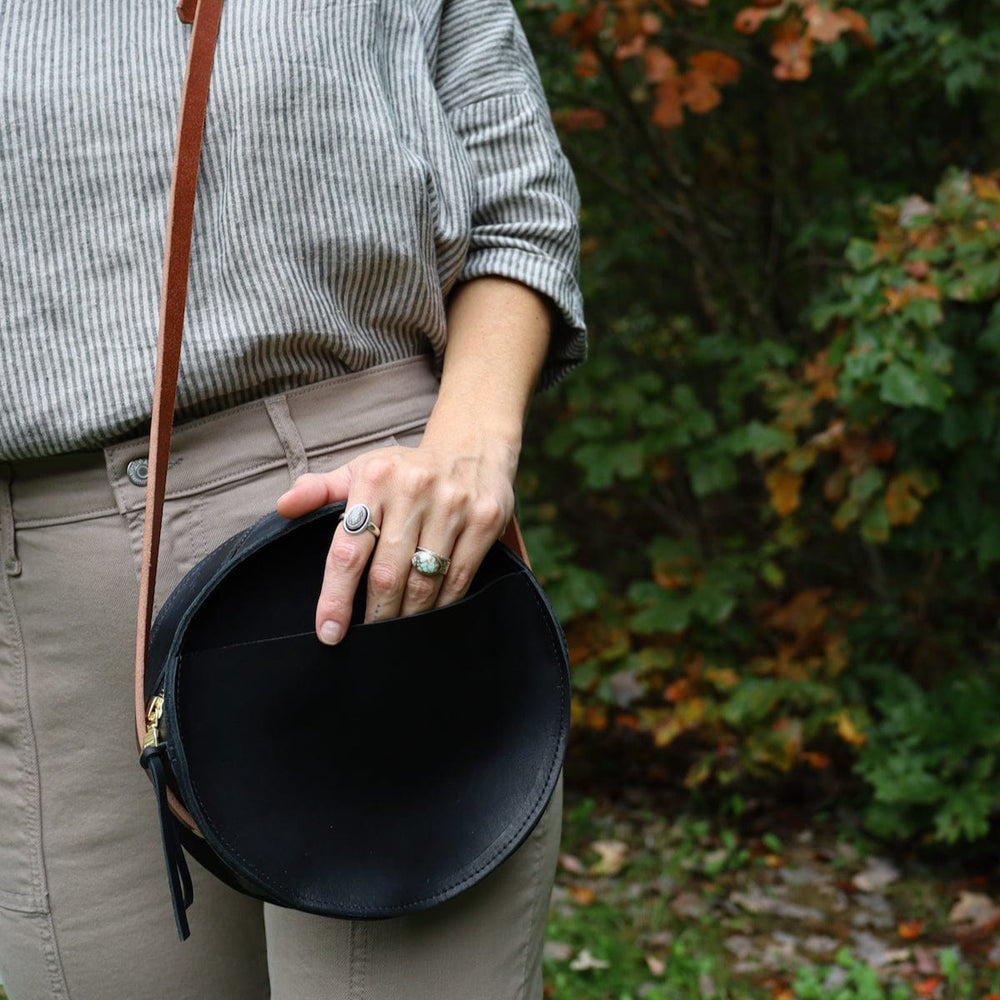 
                      
                        BAG The Marina with Front Pocket in Black and Cognac
                      
                    