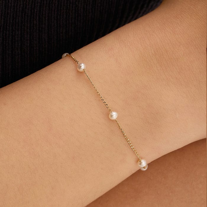 
                      
                        BRC-14K Fergie Pearl Station Bracelet
                      
                    