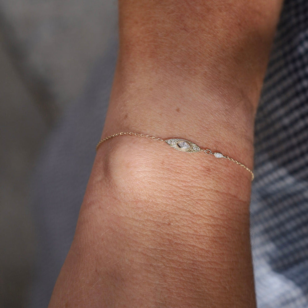 
                      
                        BRC-14K Sun Eye Diamond Bracelet
                      
                    