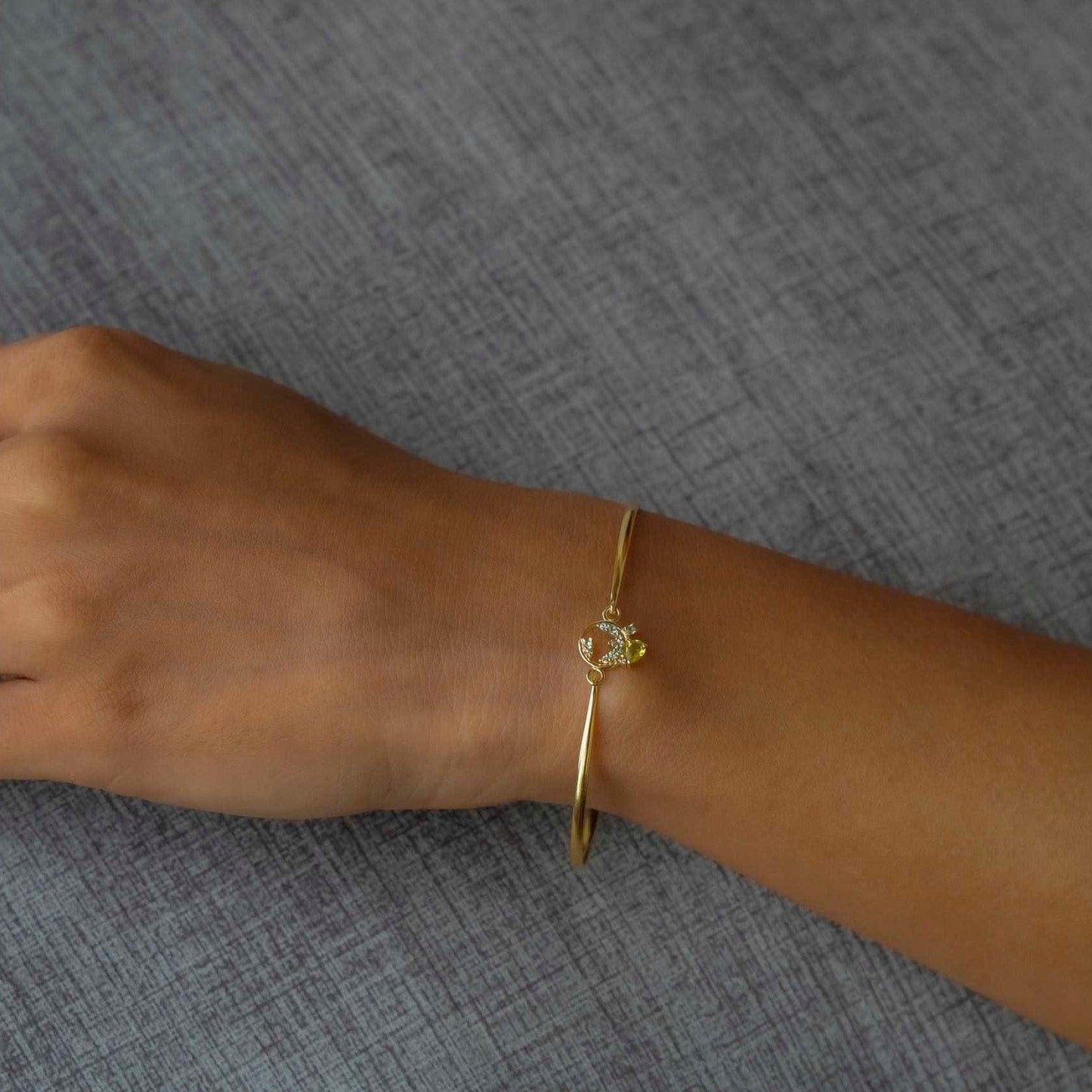 BRC-18K 18k Gold Gaia Bangle - Yellow & Green Sapphires