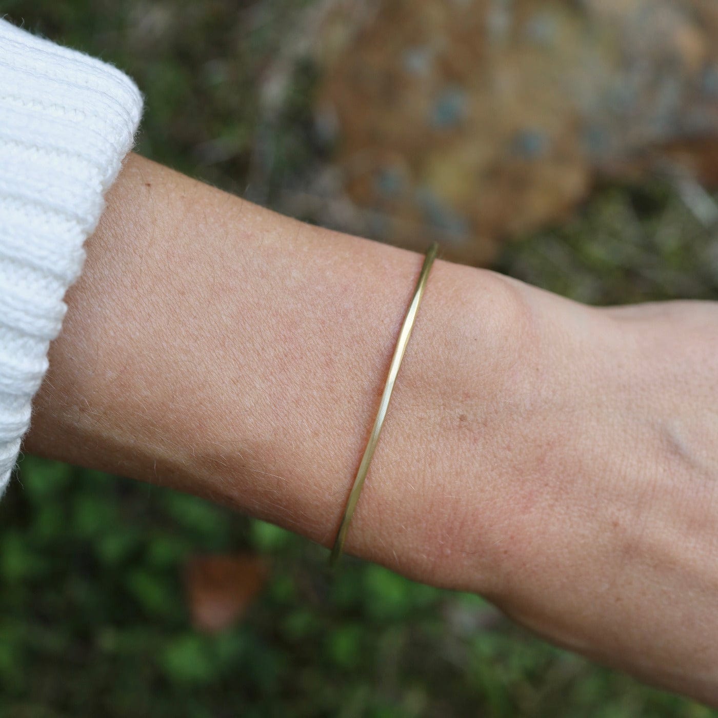 BRC-18K 18k Yellow Gold Simple Vine Cuff with Safety Chain