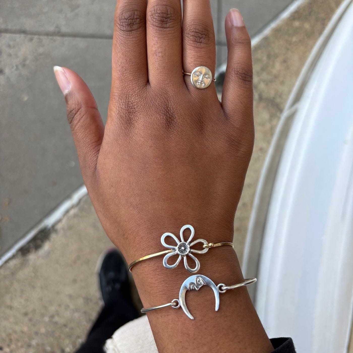 BRC-BRASS Brass Bracelet With Silver Flower