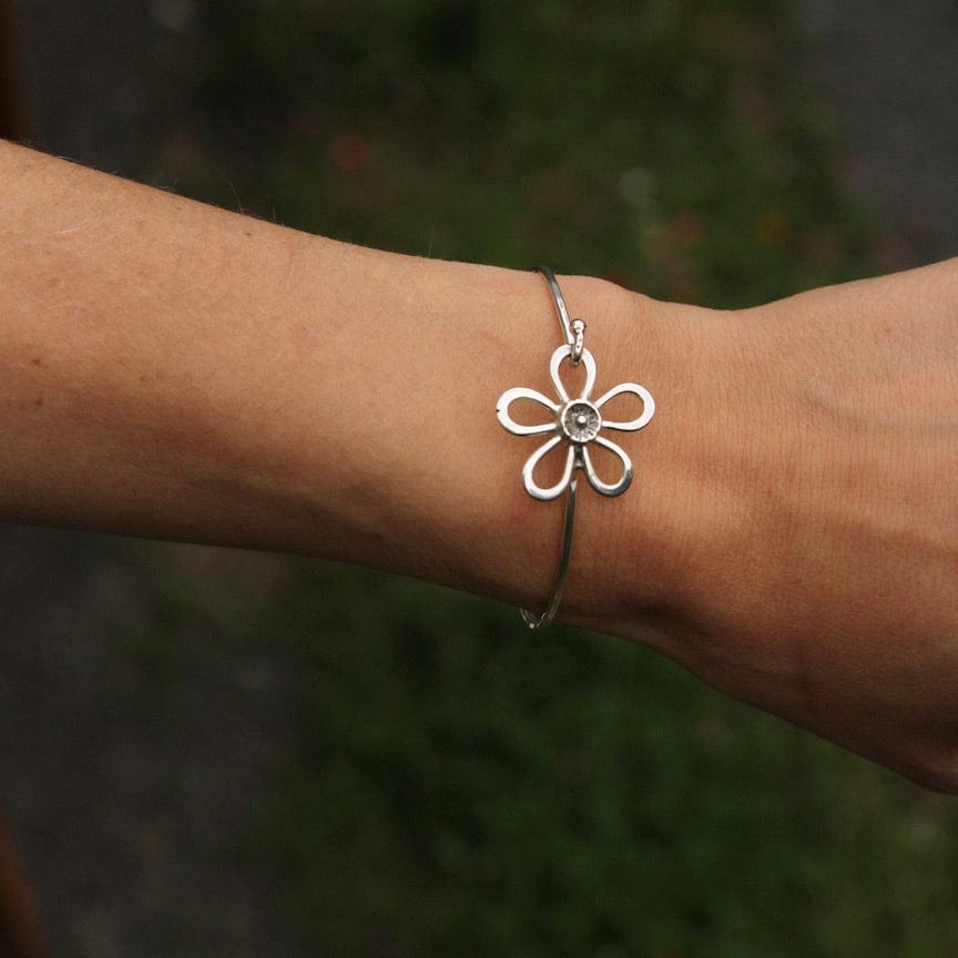 
                      
                        BRC Five Petal Flower Clasp Bangle
                      
                    