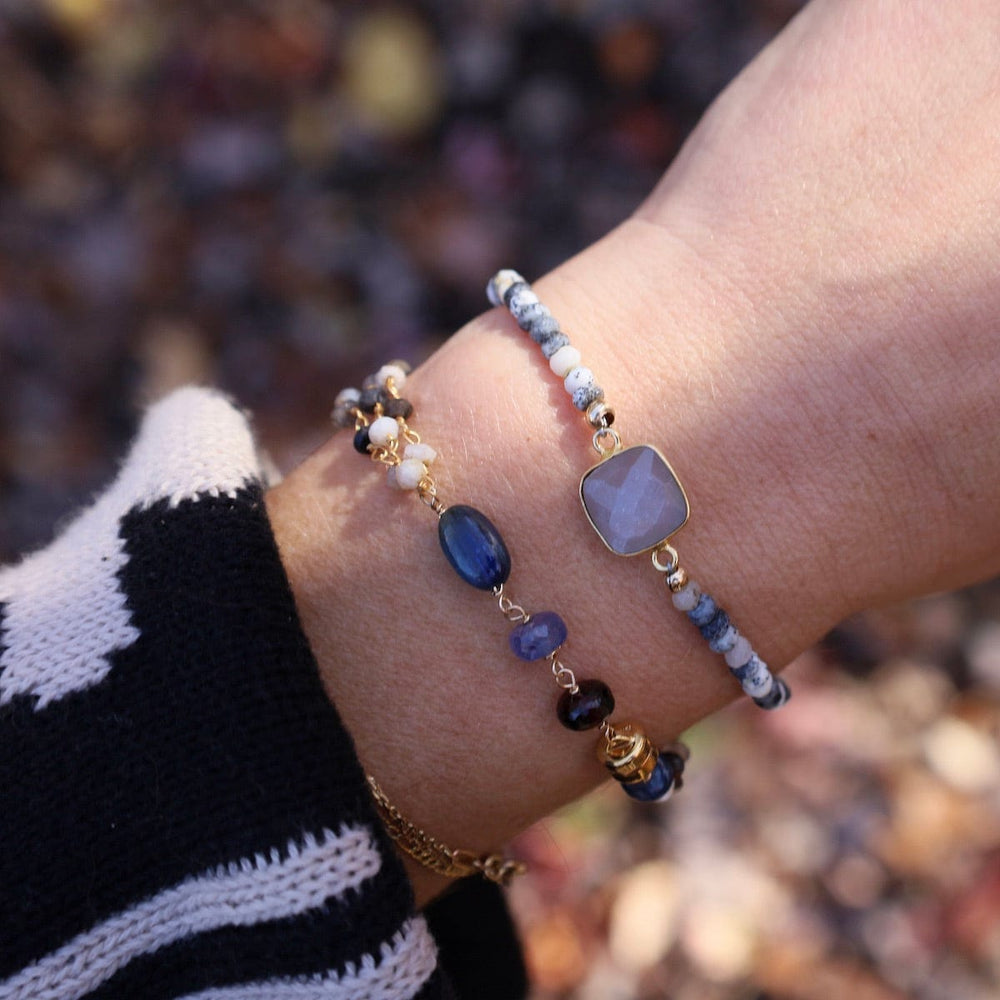 
                      
                        BRC-GF Dendritic Opal & Gray Moonstone Bracelet
                      
                    