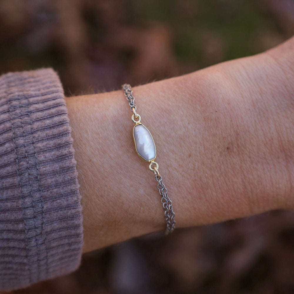 BRC-GF Two Tone Bracelet with Pearl Center