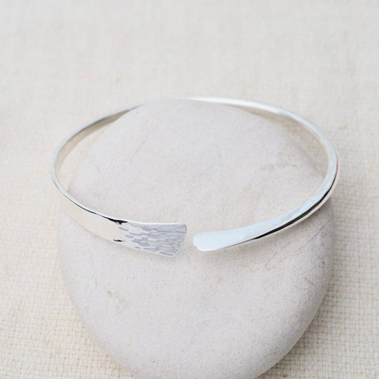Load image into Gallery viewer, BRC Hammered Bangle with Mis-Matched Ends
