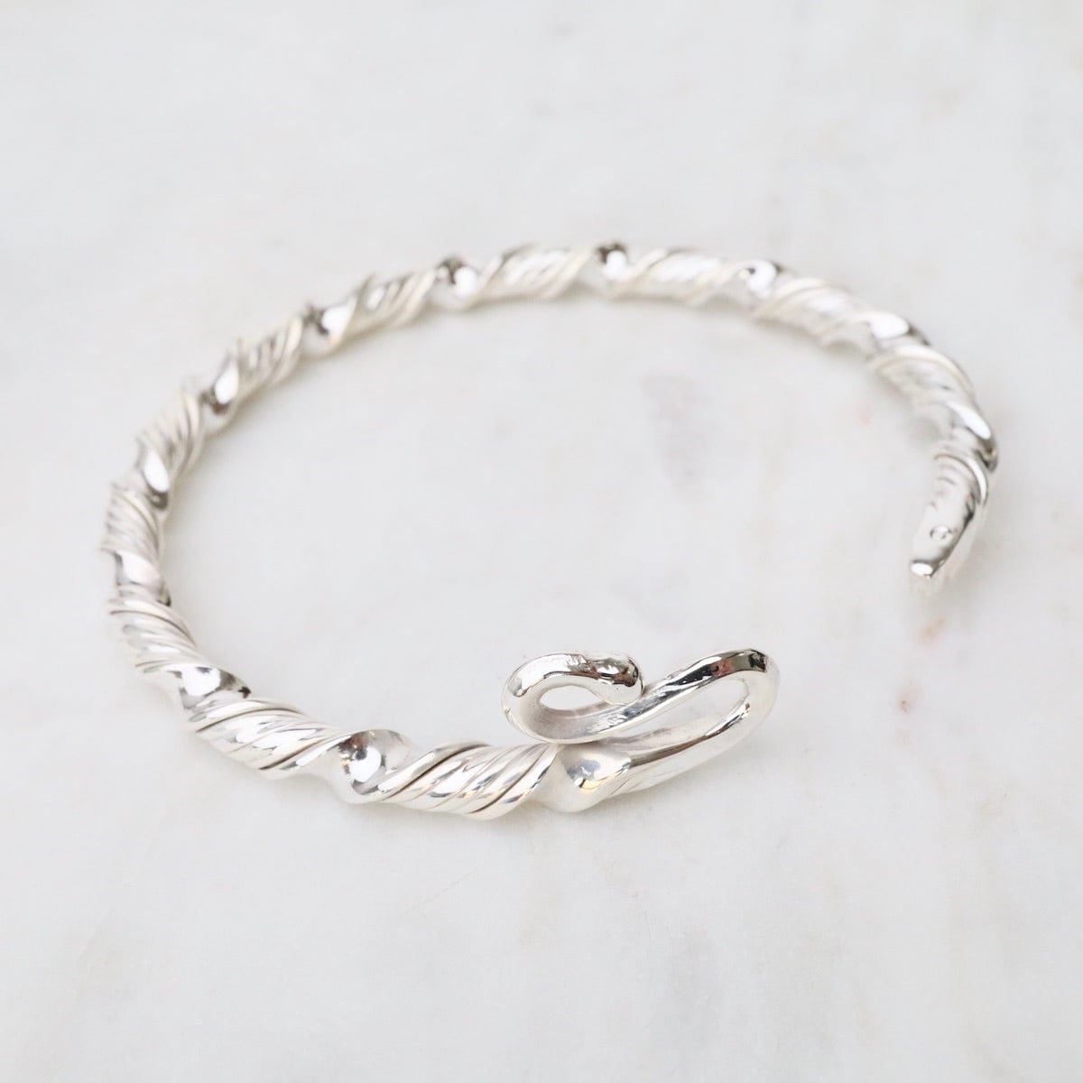 Dragon Scale Twist Stainless Steel Cuff Bracelet – GTHIC