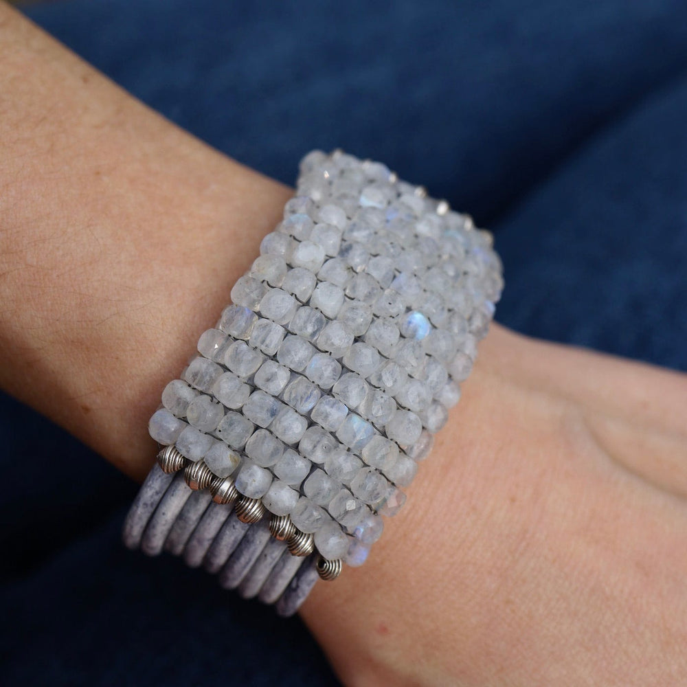 
                  
                    BRC-JM Hand Stitched Faceted Moonstone Cubes Leather Bracelet
                  
                