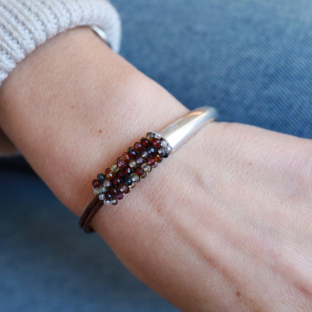 
                  
                    BRC-JM Hand Stitched Multi-Faceted Shaded Spinel Bracelet
                  
                