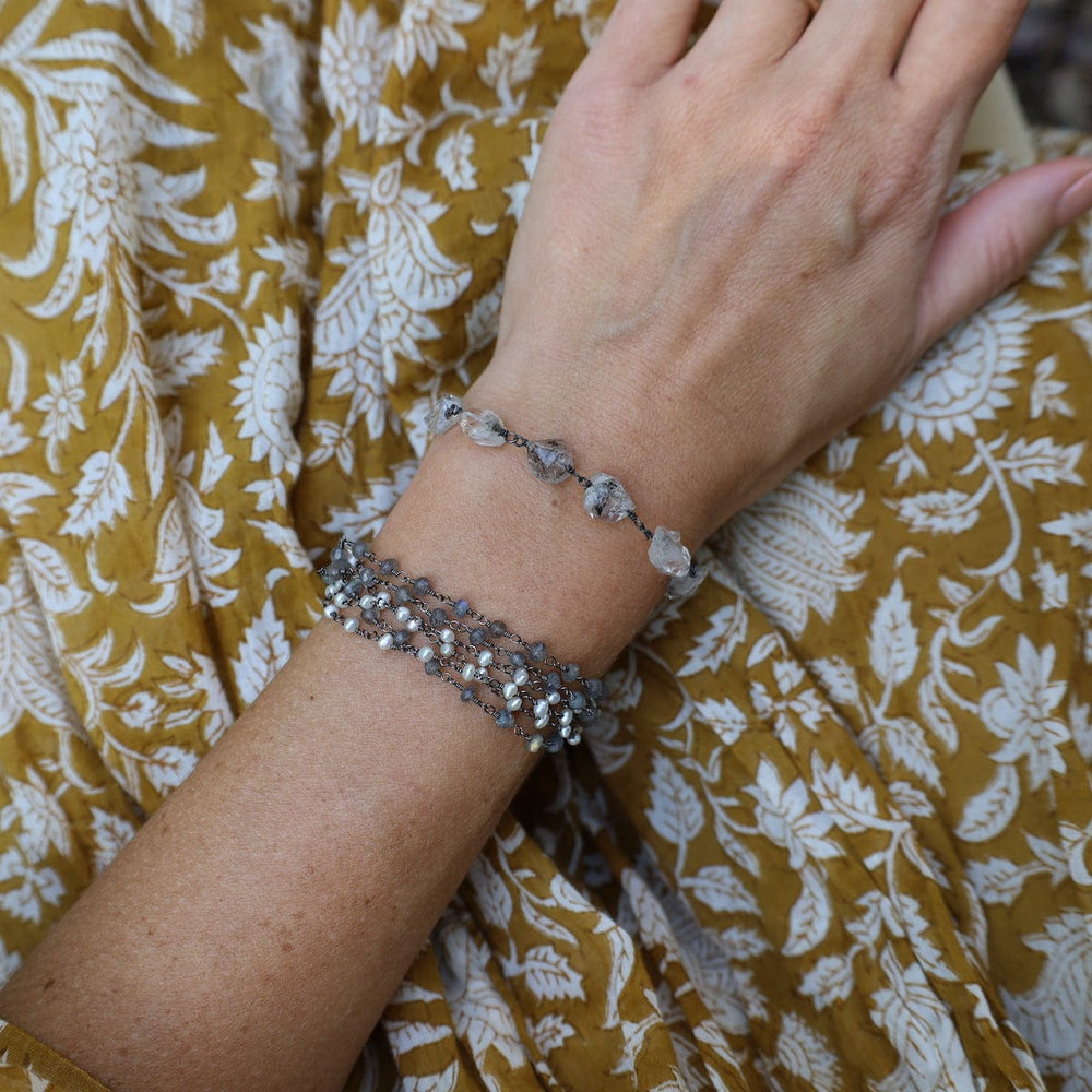 
                  
                    BRC-JM Handmade Multi Bead Chain of Labradorite & Pearls Bracelet
                  
                