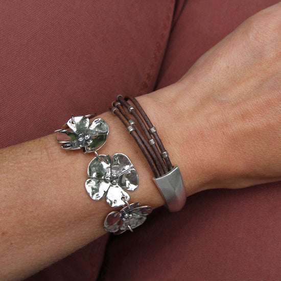 Load image into Gallery viewer, BRC-JM Leather &amp;amp; Thai Silver Hand Stamped Beads Bracelet
