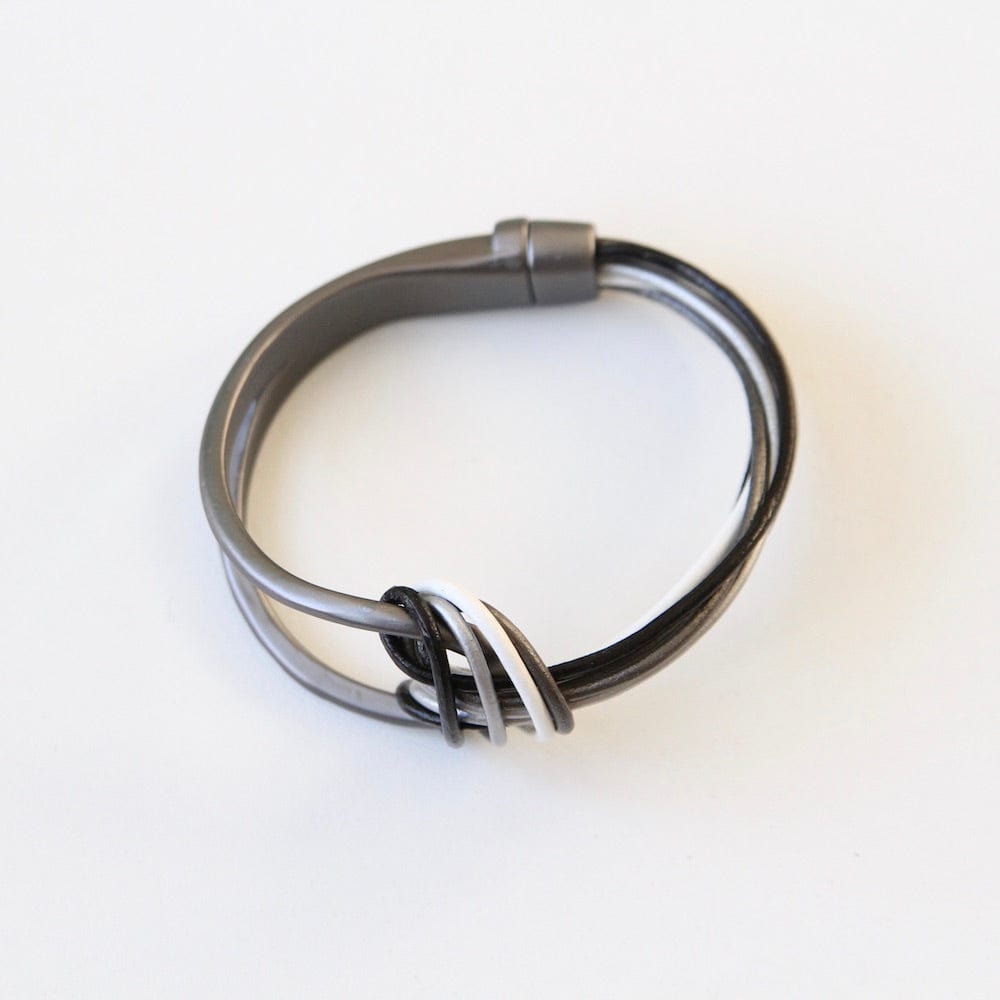 
                  
                    BRC-JM MATTE GUNMETAL/ MIX MAGNETIC BRACELET
                  
                