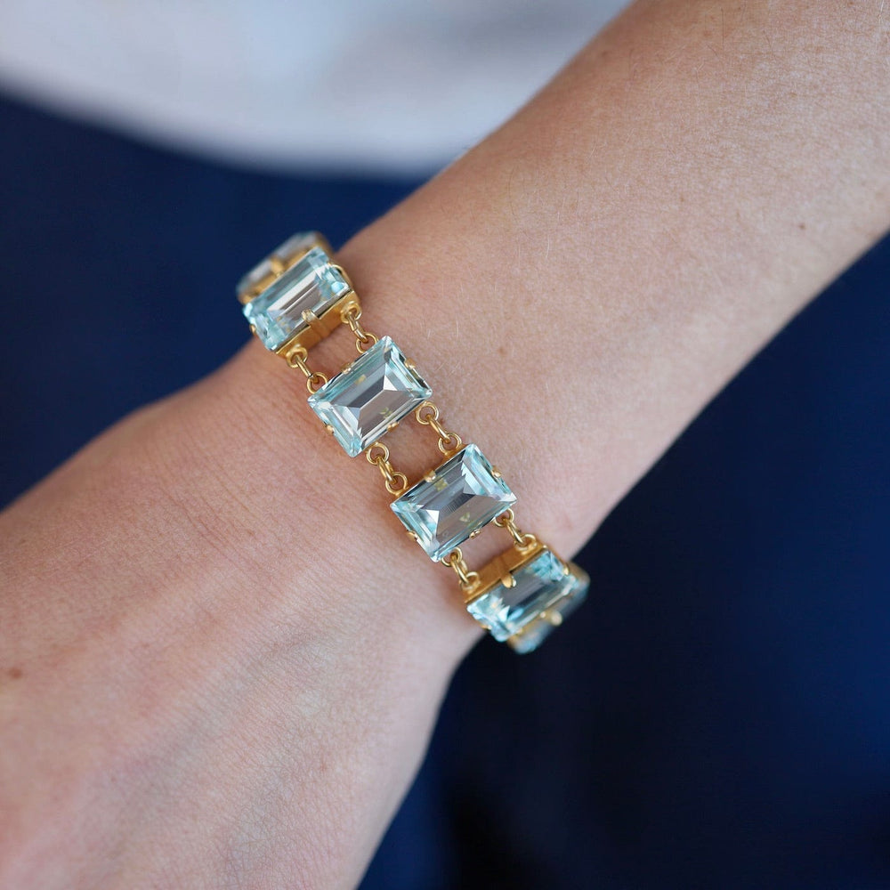 
                      
                        BRC-JM Rectangular Ice Crystal Bracelet
                      
                    