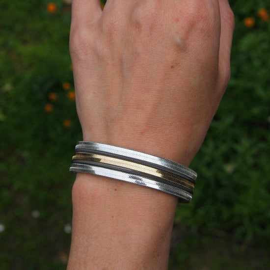 Load image into Gallery viewer, BRC-JM Silver and Gold Striped Magnetic Bracelet
