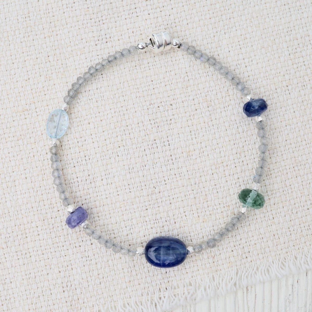 BRC Labradorite & Tanzanite Station Bracelet silver be