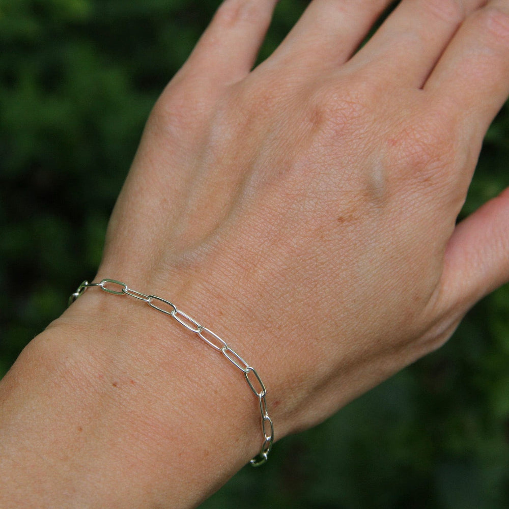 
                      
                        BRC Medium Sterling Silver Flat Drawn Cable Chain Bracelet
                      
                    