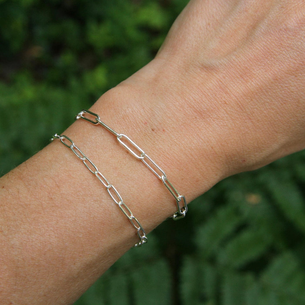 
                      
                        BRC Medium Sterling Silver Flat Drawn Cable Chain Bracelet
                      
                    