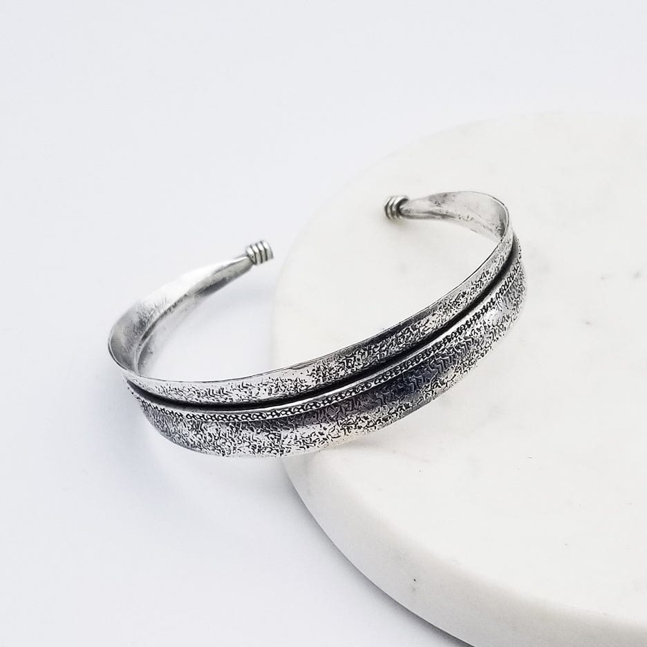 
                      
                        BRC OXIDIZED RIBBON CUFF WITH LIGHT HAMMERING
                      
                    