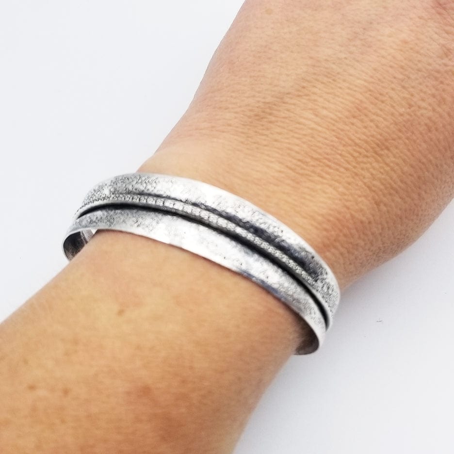 
                      
                        BRC OXIDIZED RIBBON CUFF WITH LIGHT HAMMERING
                      
                    