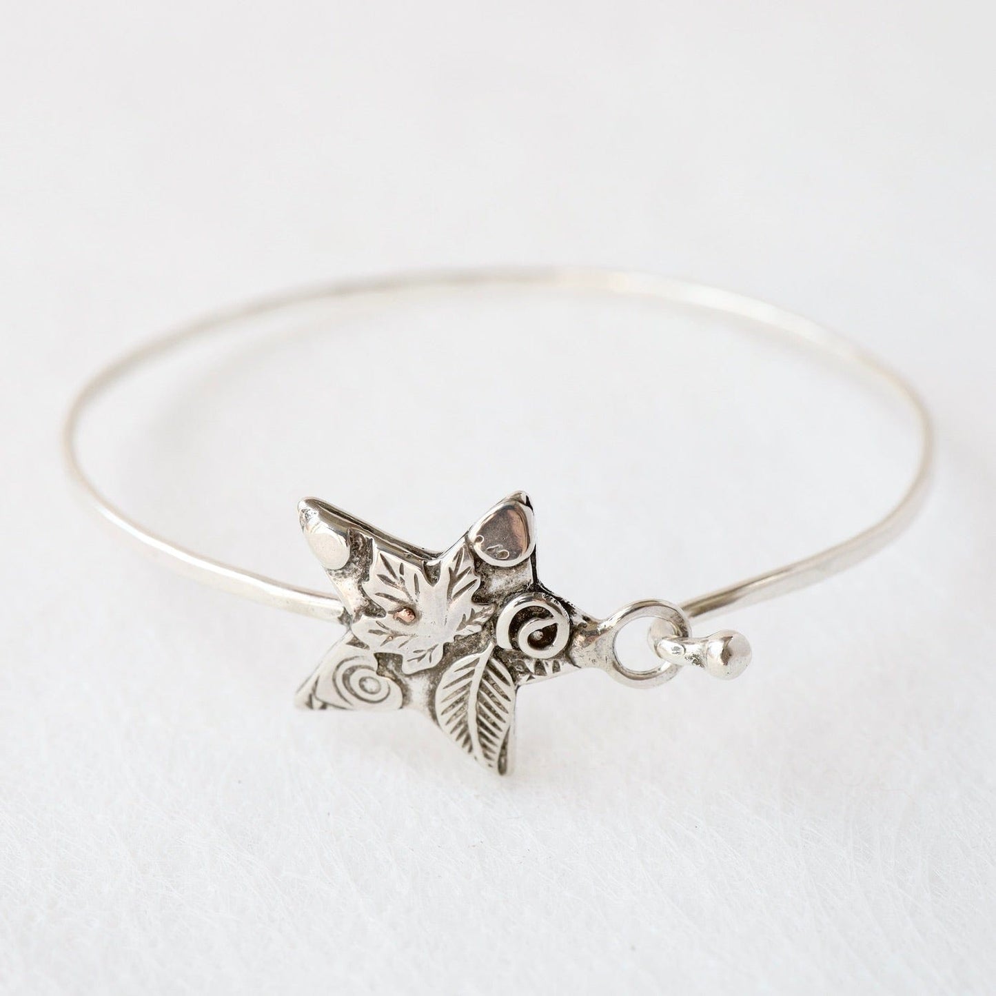 BRC Sterling Silver Bangle with Leafy Star Catch