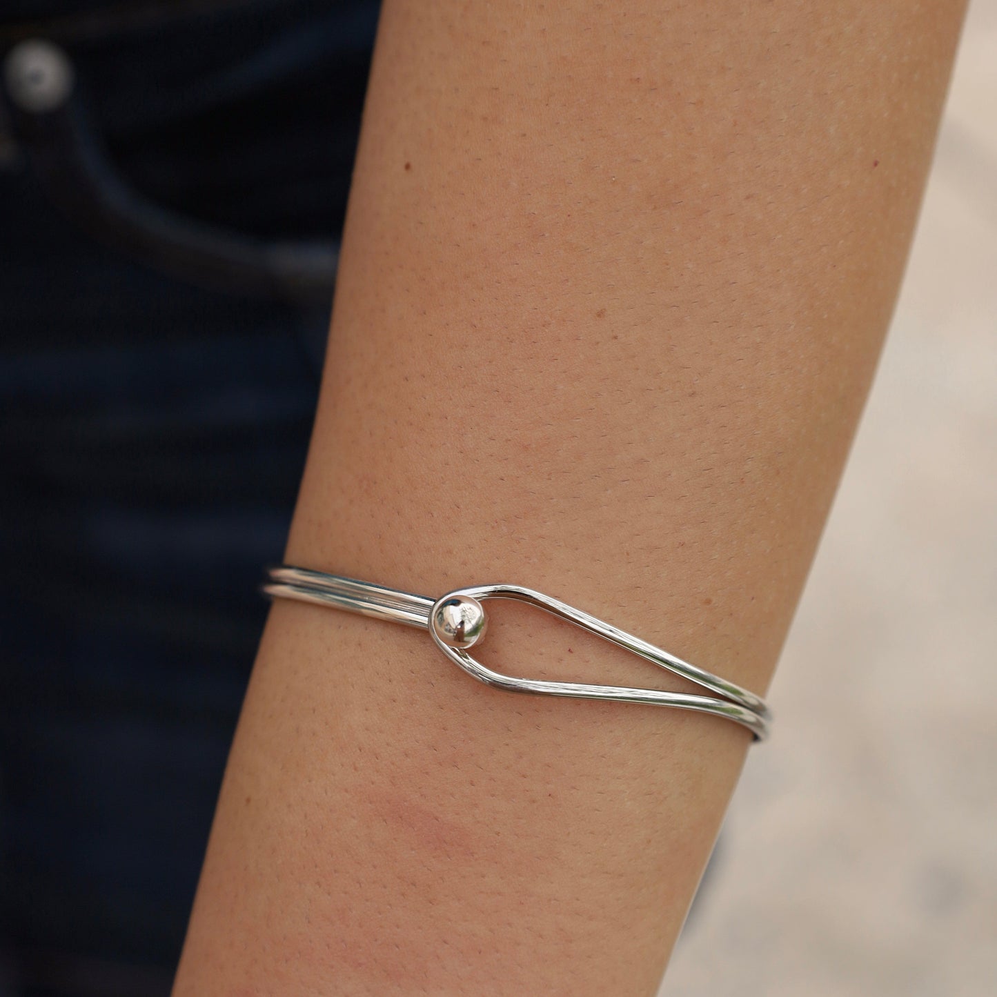 BRC Sterling Silver Lasso Latch with Ball Catch Bangle Bracelet