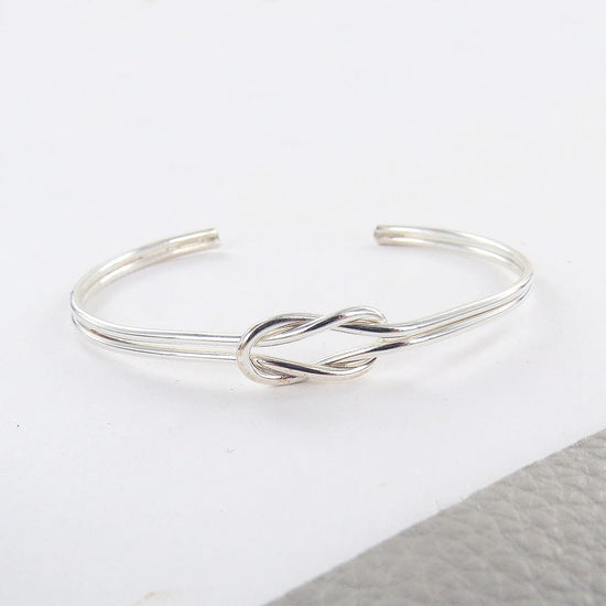 Load image into Gallery viewer, BRC Sterling Silver Love Knot Bracelet
