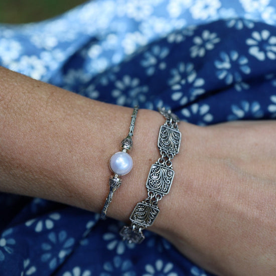Load image into Gallery viewer, BRC Traditional Silver Link Bracelet with Pearl
