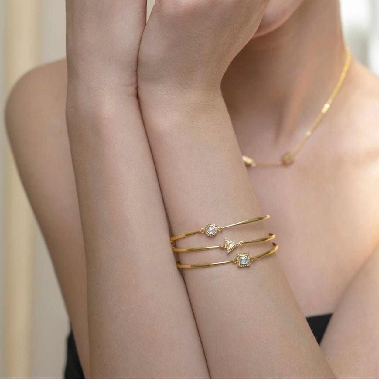 BRC-VRM Dagny Round Gold Vermeil Bangle Bracelet