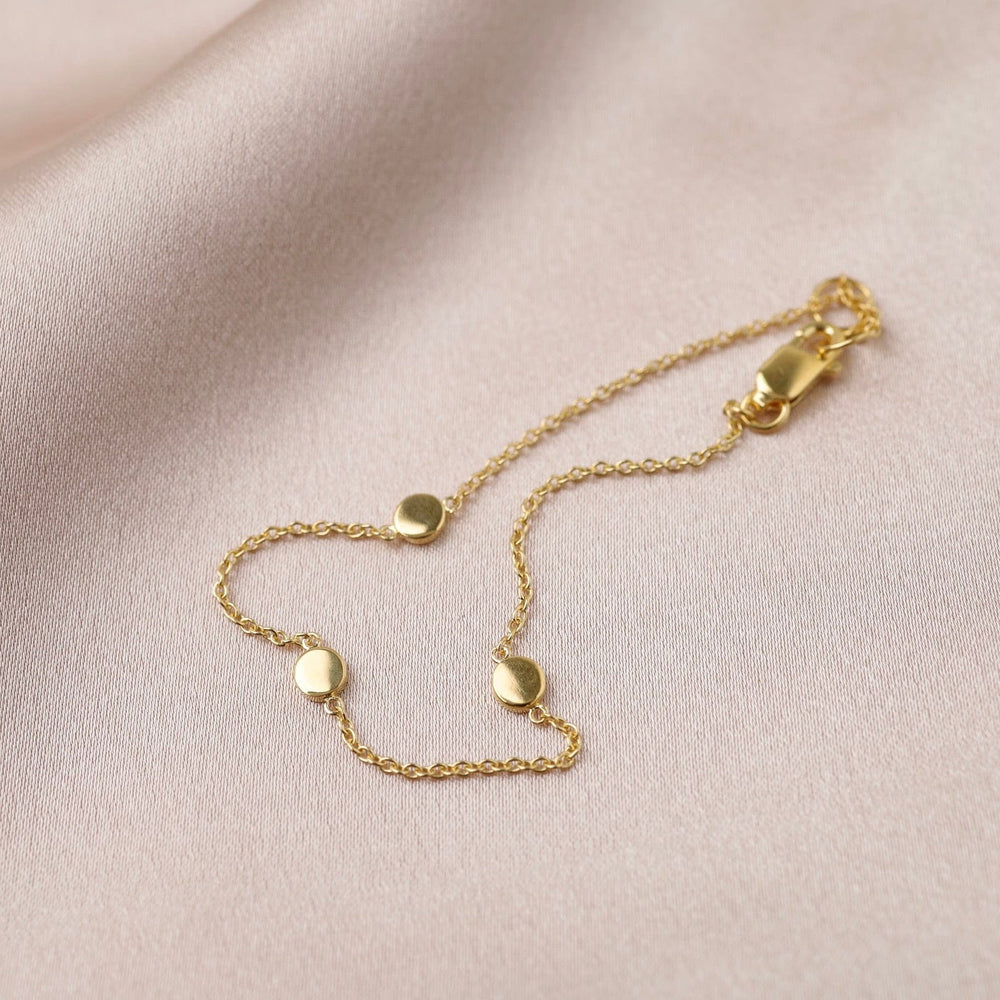 
                      
                        BRC-VRM Three Dots Bracelet in Gold Vermeil
                      
                    