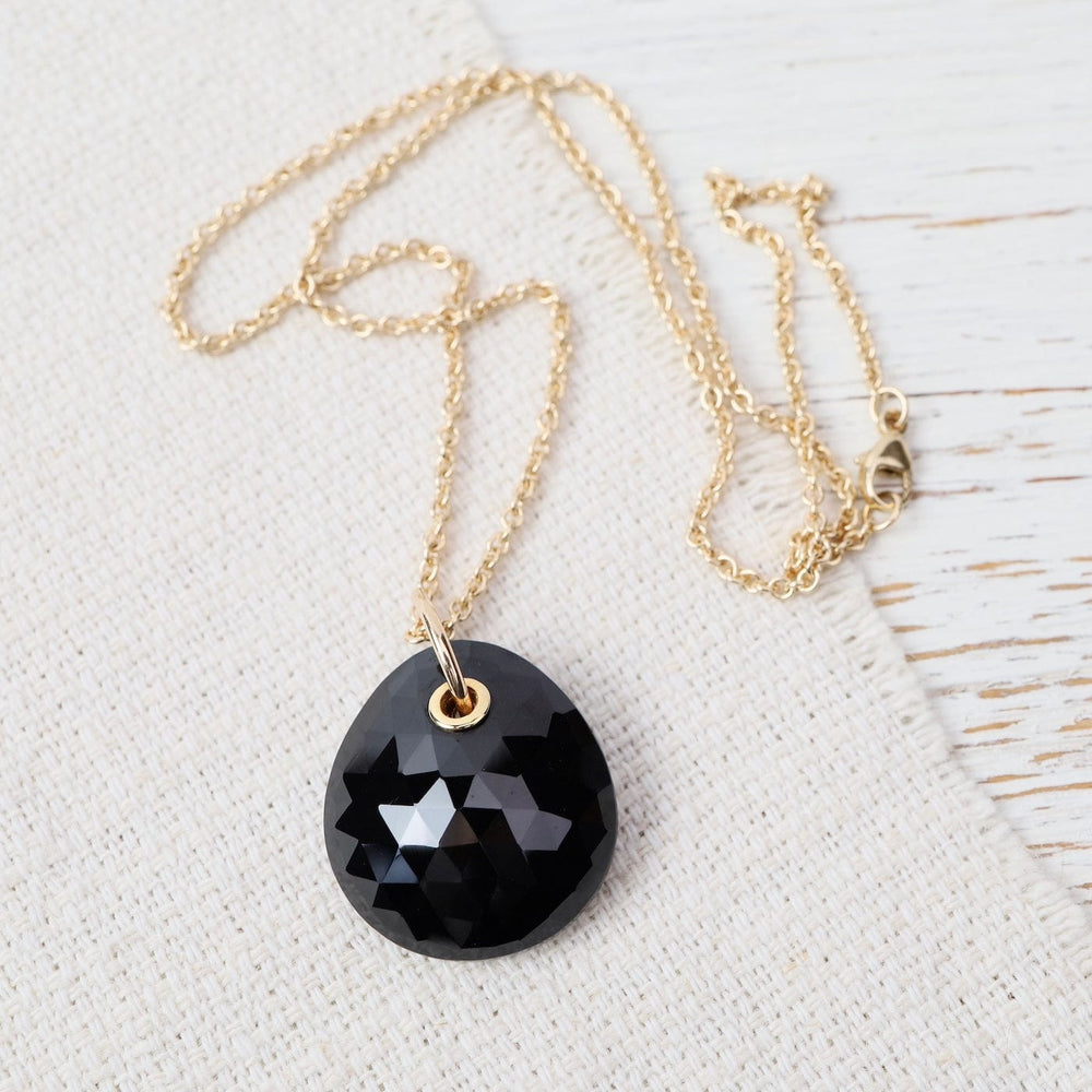 
                  
                    CHM-14K Large Black Spinel Maggie Stone
                  
                